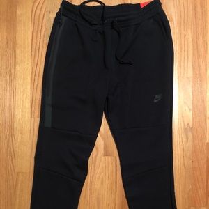 Nike Tech Fleece Joggers Black size Large